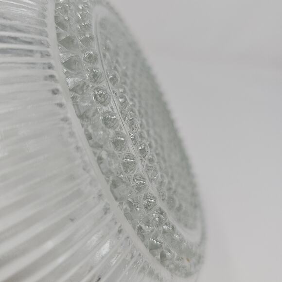 VINTAGE GLASS BOWLS - Picture 8 of 9